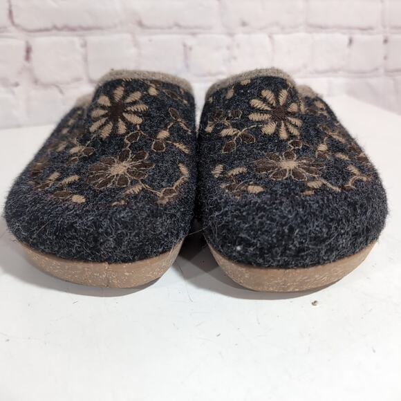 Taos Woolderness 2 Sz 39 US 8-8.5 Floral Gray Boho Embroidered Mules Clogs - Picture 8 of 11